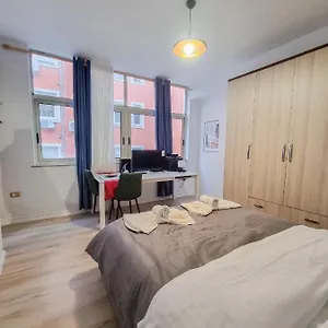 Cozy In Center Apartamento Tirana